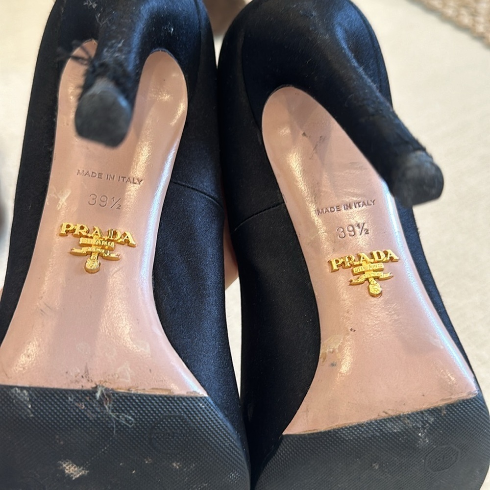 Prada satin black heels. Size 39 1/2 - Picture 10 of 11